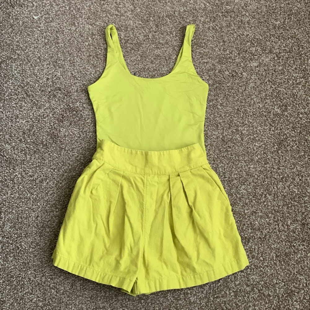 Linen-blend pull on shorts with a slim-fitting bodysuit seamless fabric